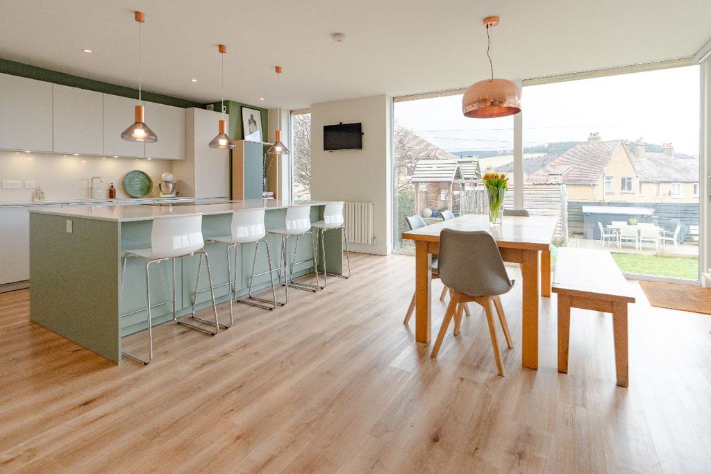 Property photo 2 of 30