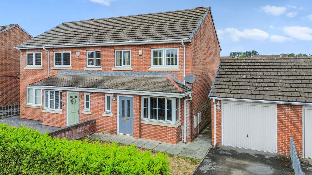 Property photo 2 of 22
