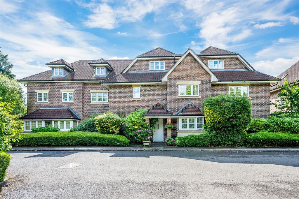 Property photo 1 of 27 Kingswood Grange, Flat 24- (27).Jpg