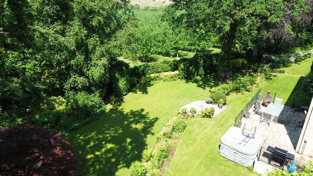Property photo 3 of 60 Garden - Drone
