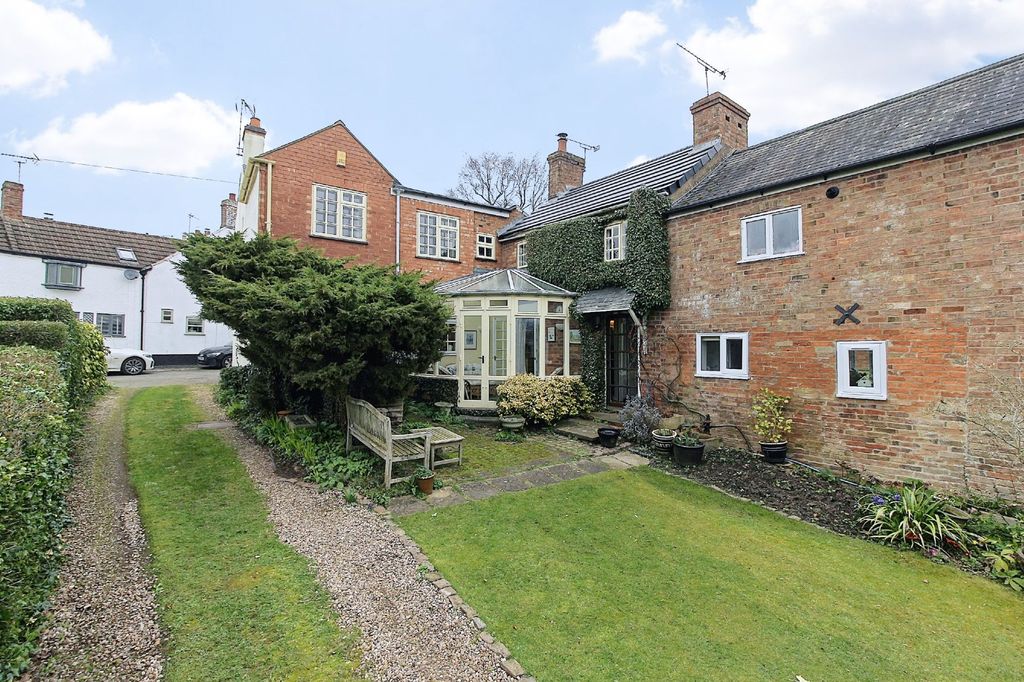 Property photo 1 of 37