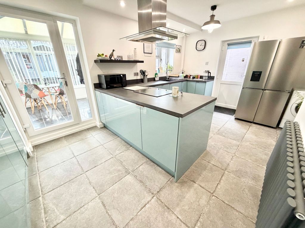 Property photo 3 of 24