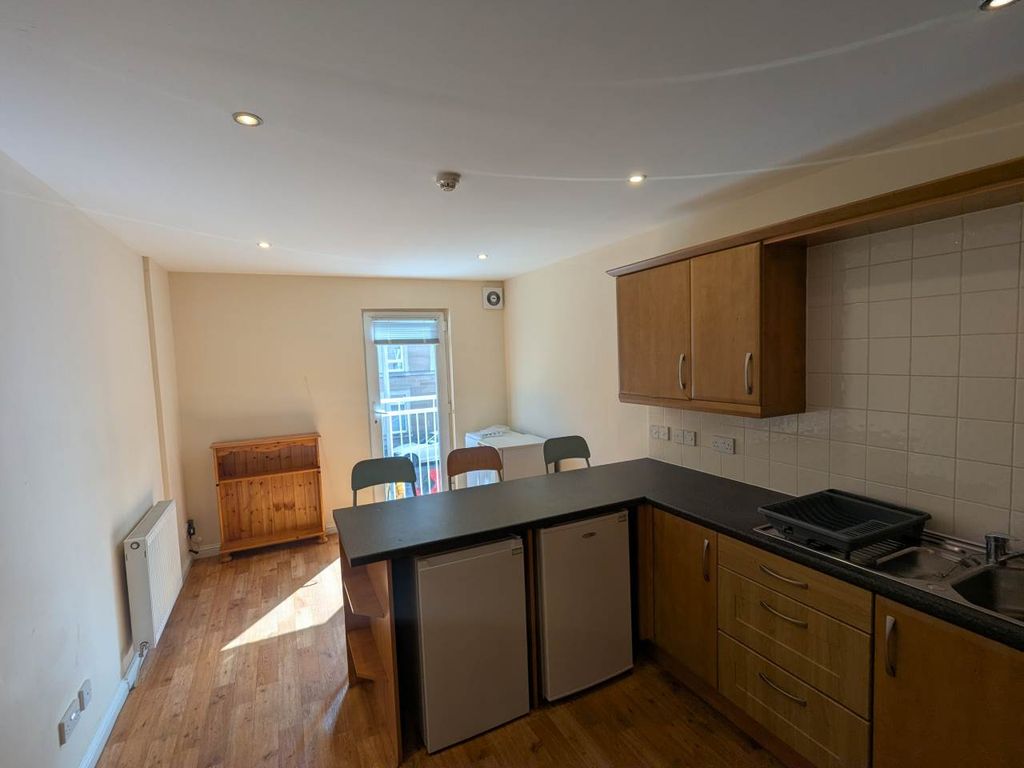 Property photo 3 of 13 Kitchen