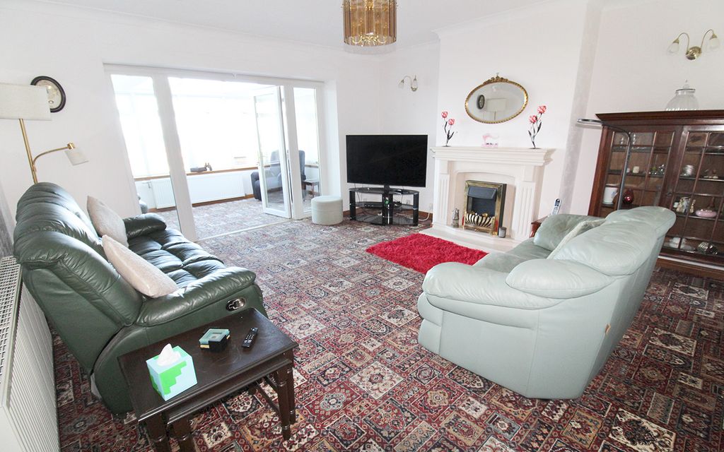 Property photo 3 of 25