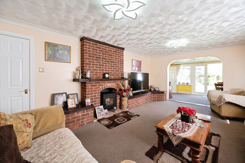 Property photo 2 of 19 Pbox-Img.Jpg
