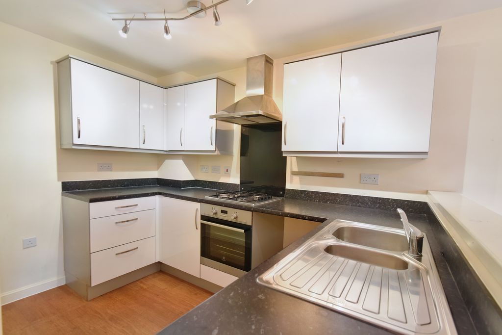 Property photo 2 of 13