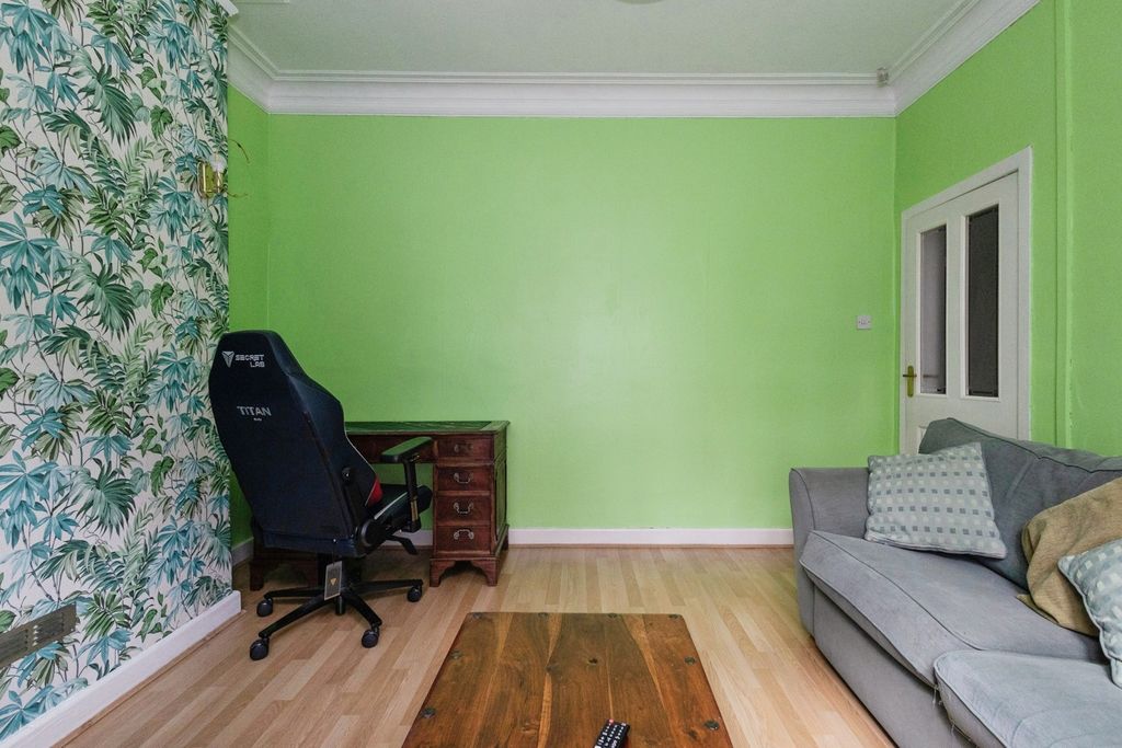 Property photo 3 of 17 Pbox-Img.Jpg