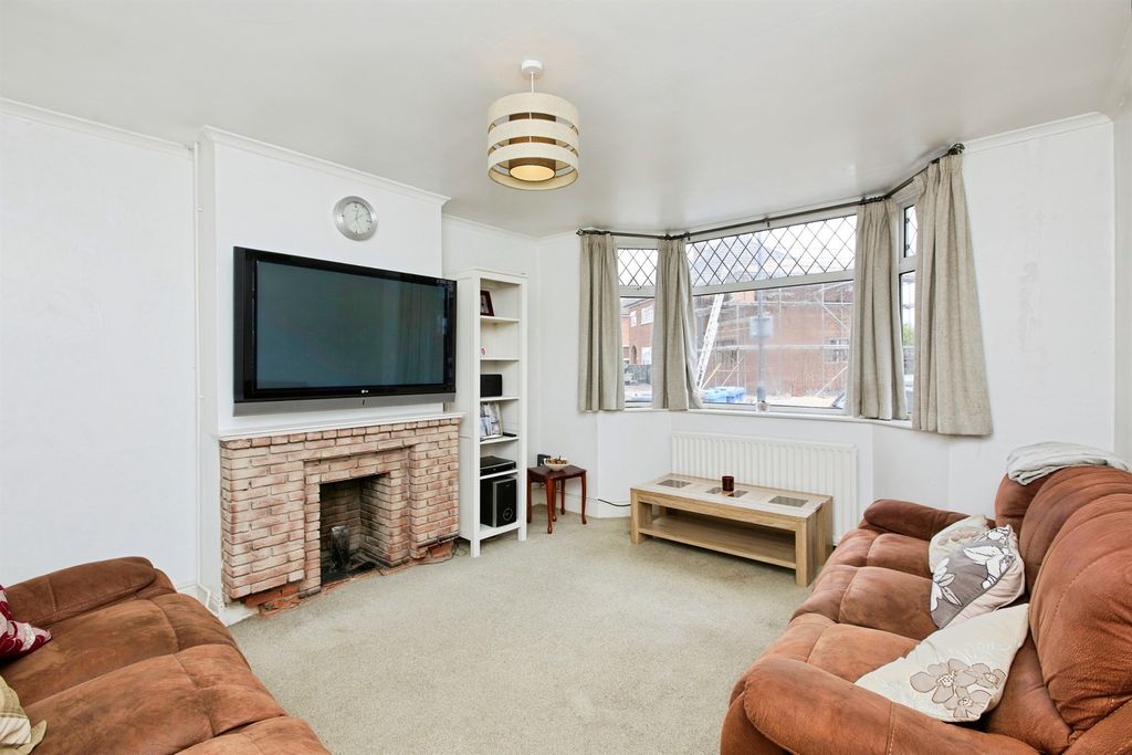 Property photo 2 of 11
