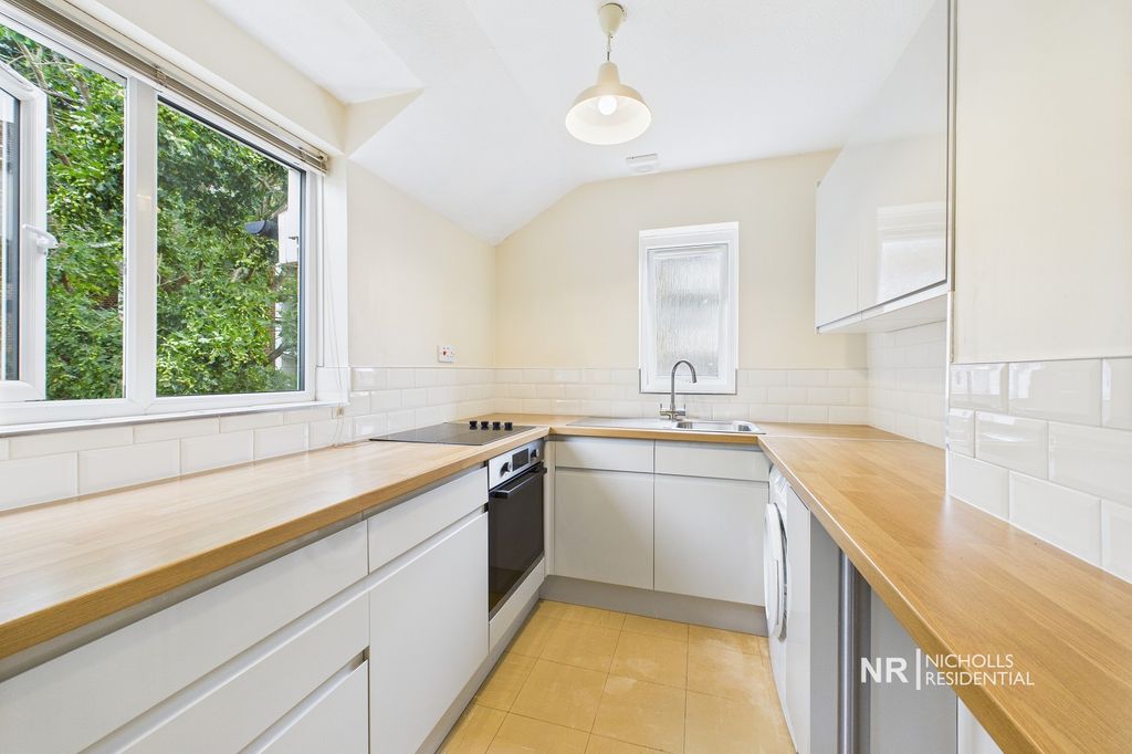 Property photo 2 of 6 Kitchen
