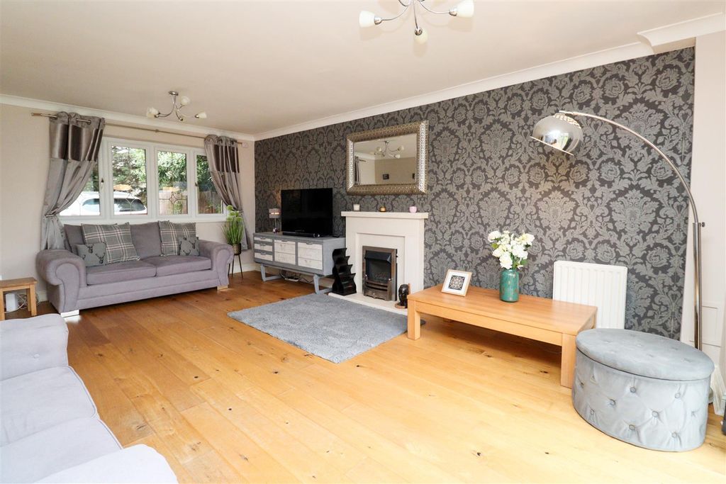 Property photo 3 of 26 Living Room