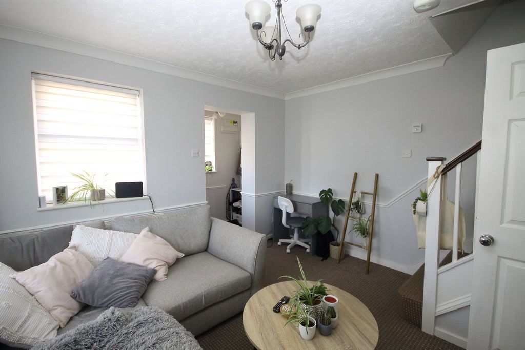 Property photo 3 of 6