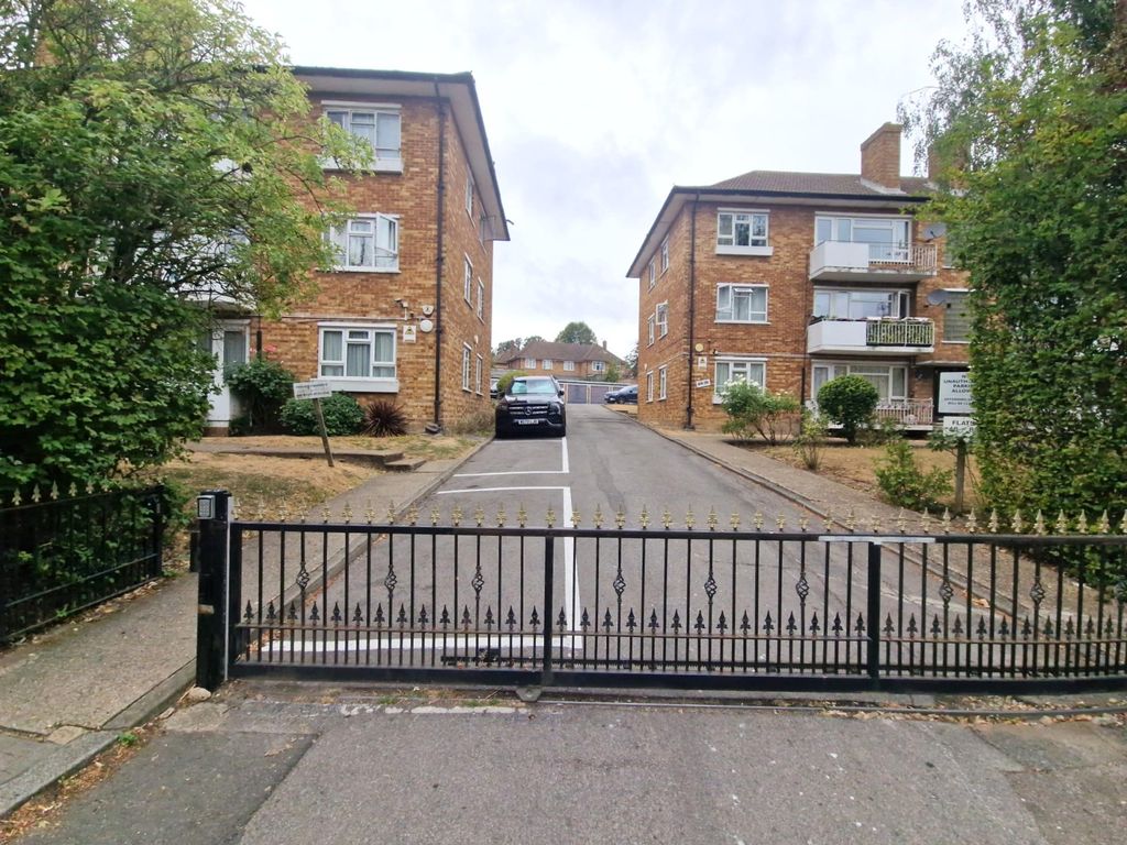 Property photo 1 of 13 2-Bedroom Flat With Balcony To Rent