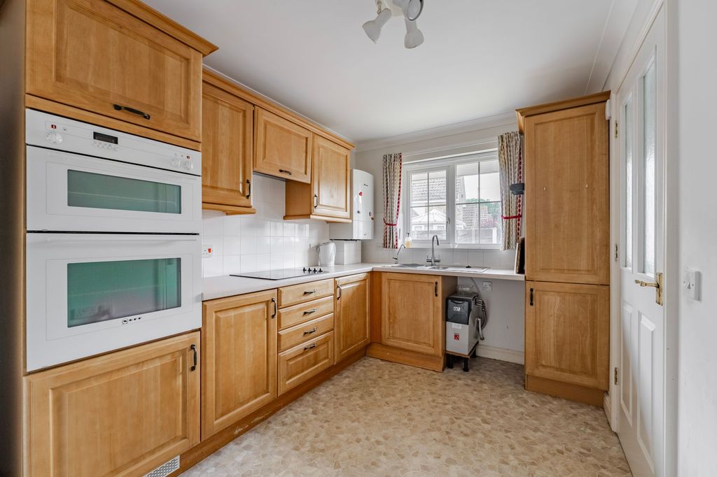 Property photo 3 of 17