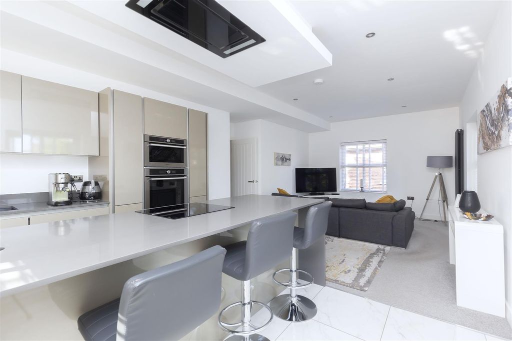 Property photo 2 of 19 Lounge / Kitchen / Entertaining