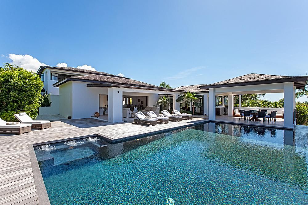 Property photo 1 of 40 Sundeck House