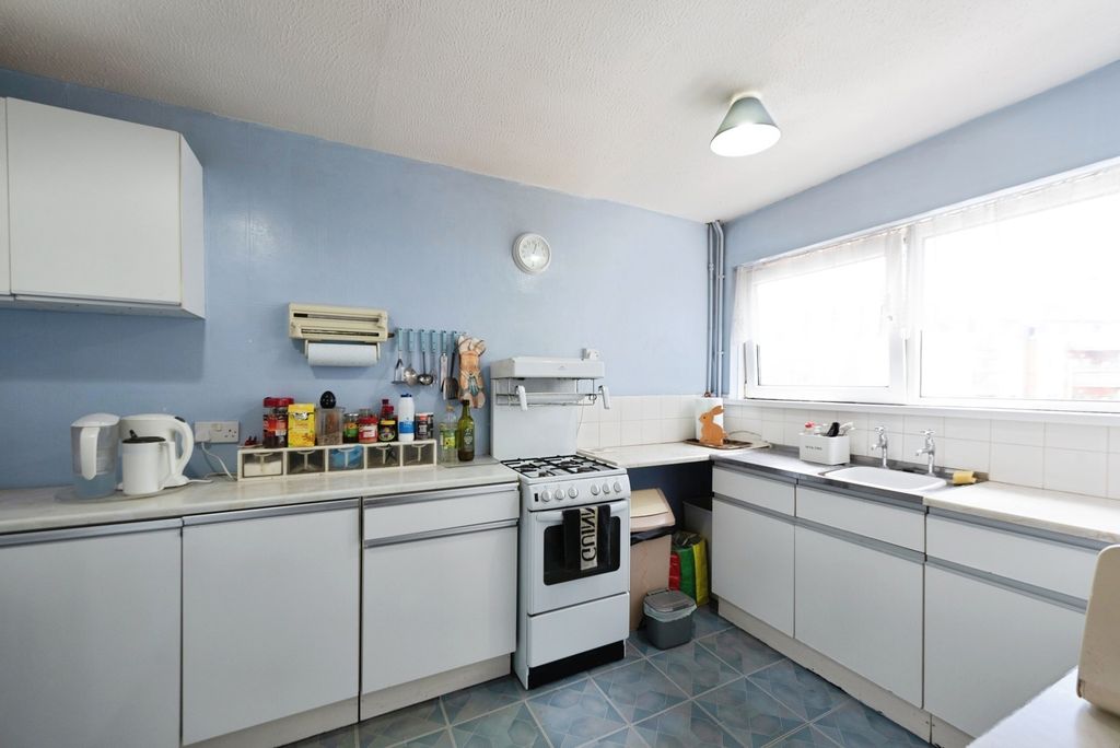 Property photo 2 of 12 Pbox-Img.Jpg