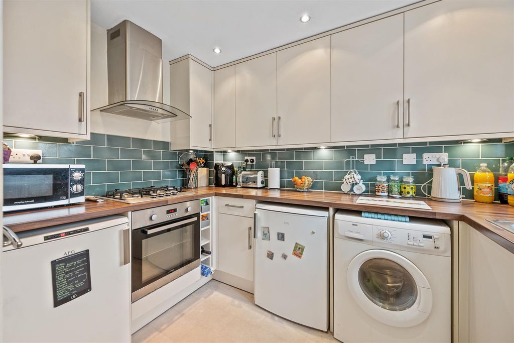 Property photo 3 of 29 Kitchen