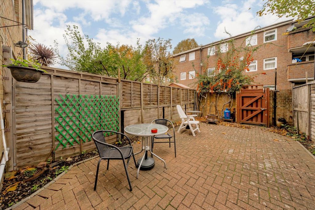 Property photo 2 of 8