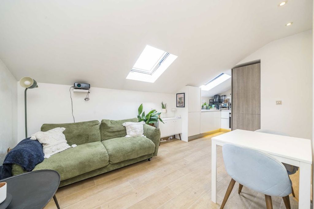 Property photo 1 of 3