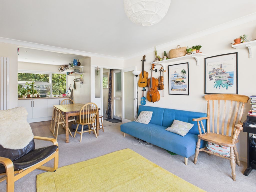 Property photo 3 of 18 Cam02545G0-Pr0517-Still002