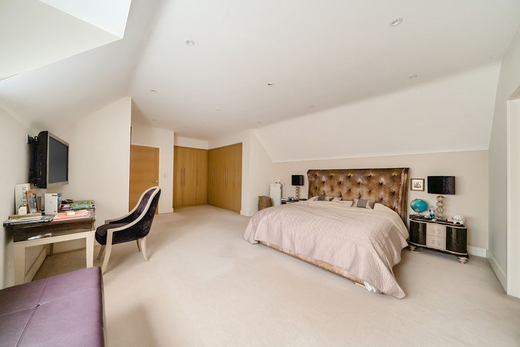 Additional image 12 of 4 bed terraced house for saleHigh Street, Pinner HA5