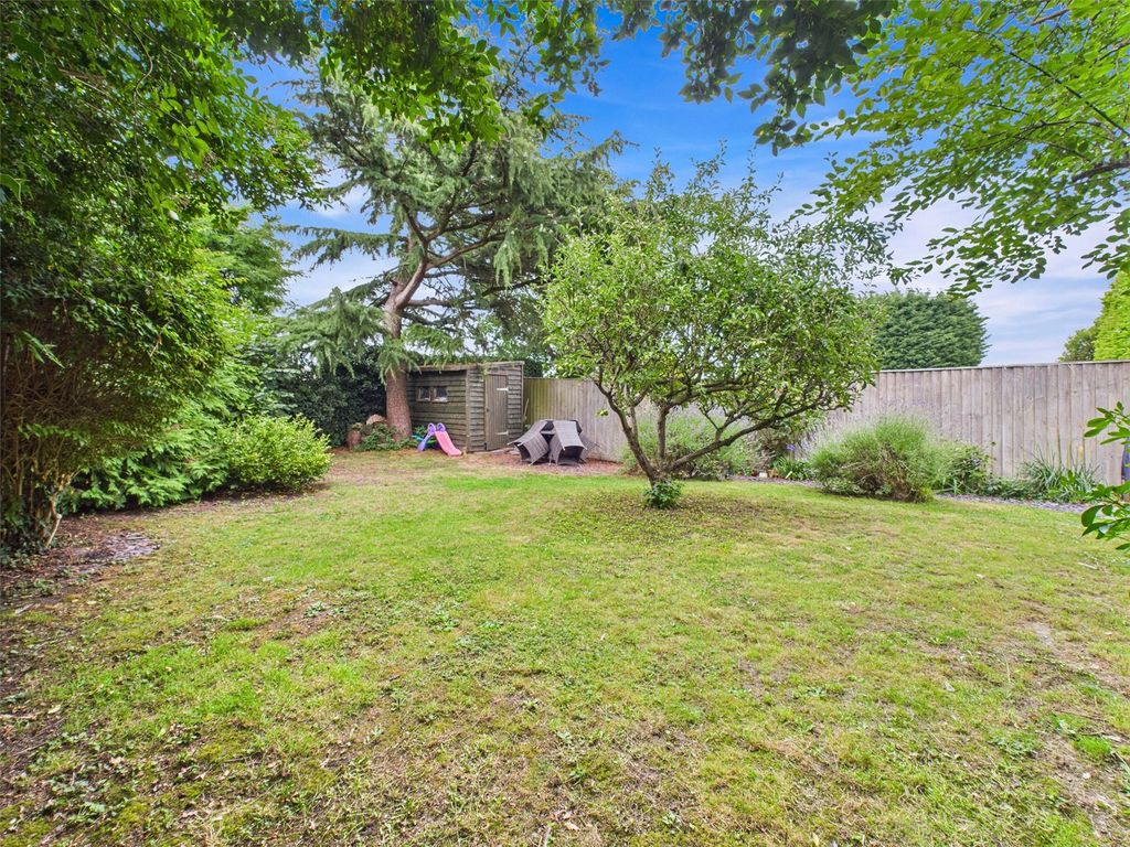 Property photo 3 of 18 Garden