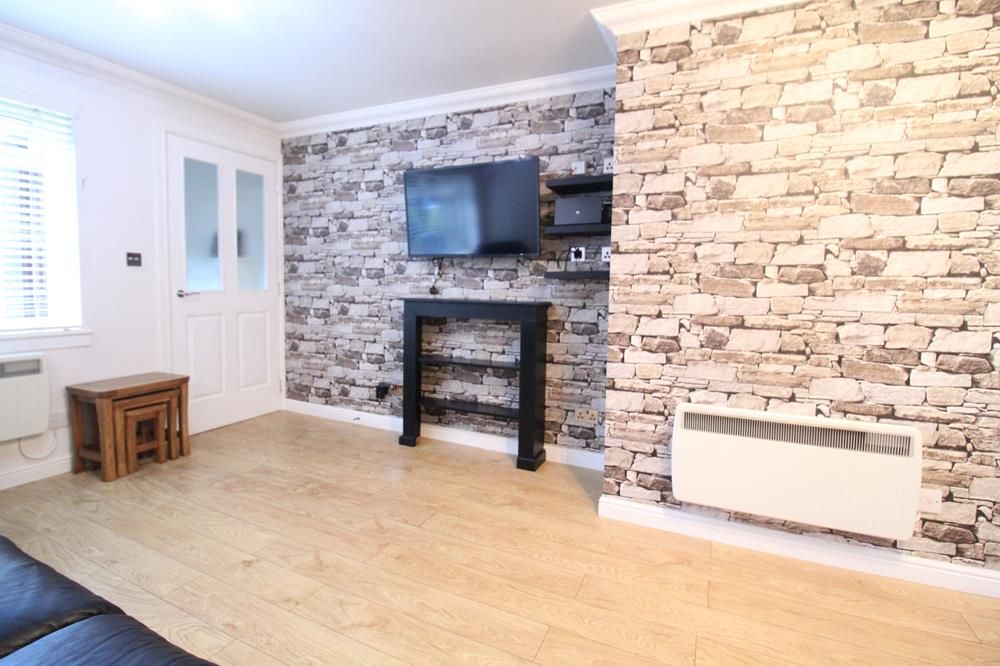 Property photo 1 of 8 Lounge Alt