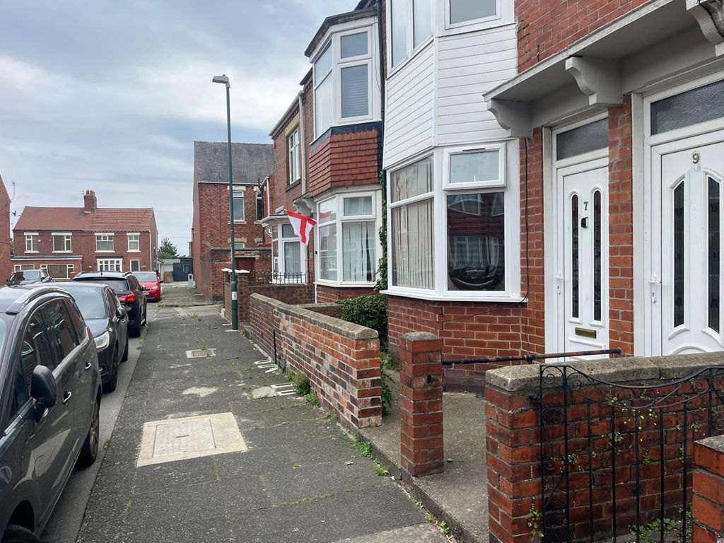 Property photo 1 of 6