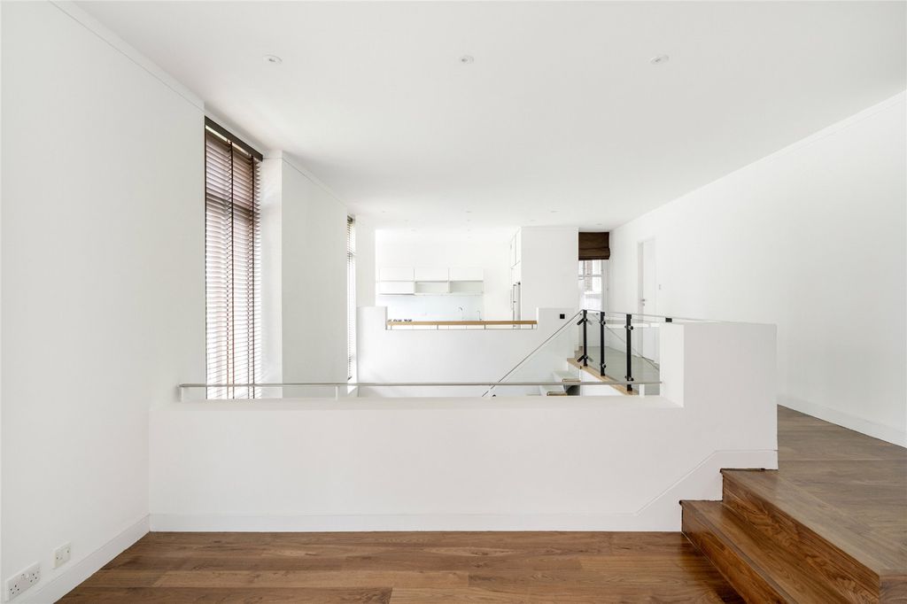 Property photo 3 of 16 Picture No. 03