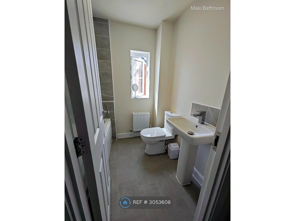 Property photo 3 of 16 Main Bathroom