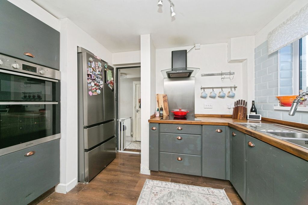 Property photo 3 of 19 Pbox-Img.Jpg