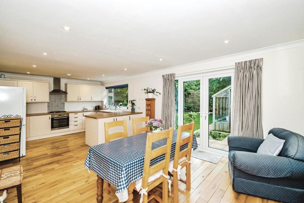 Property photo 3 of 16 Pbox-Img.Jpg
