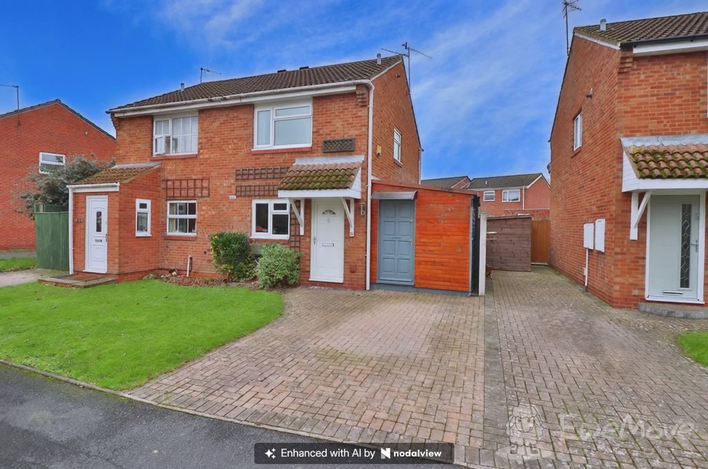 Property photo 1 of 20 32-Northleach-Close-Wr4_00003