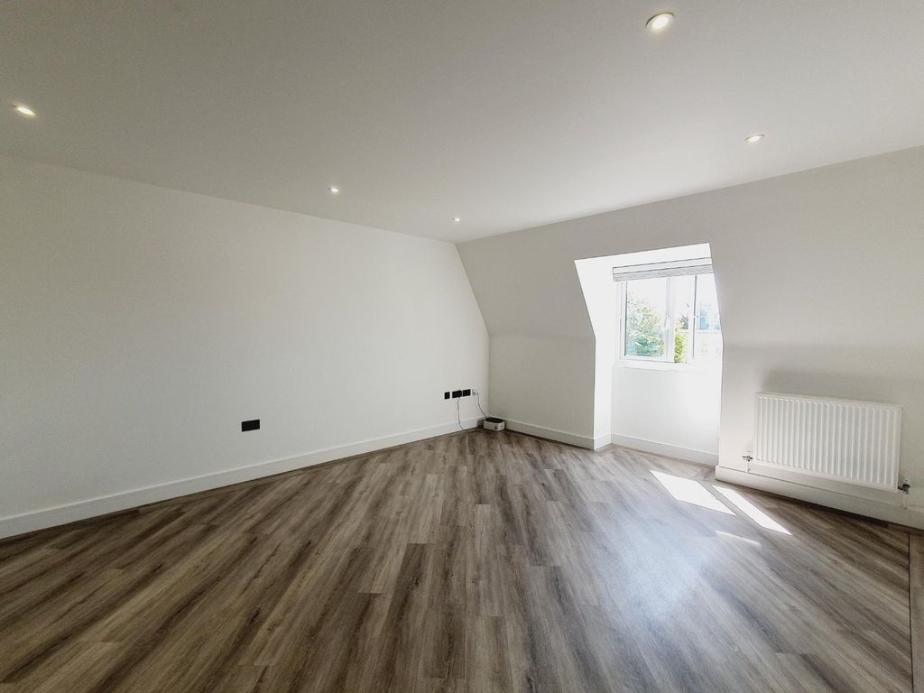 Property photo 3 of 8 Picture No. 05