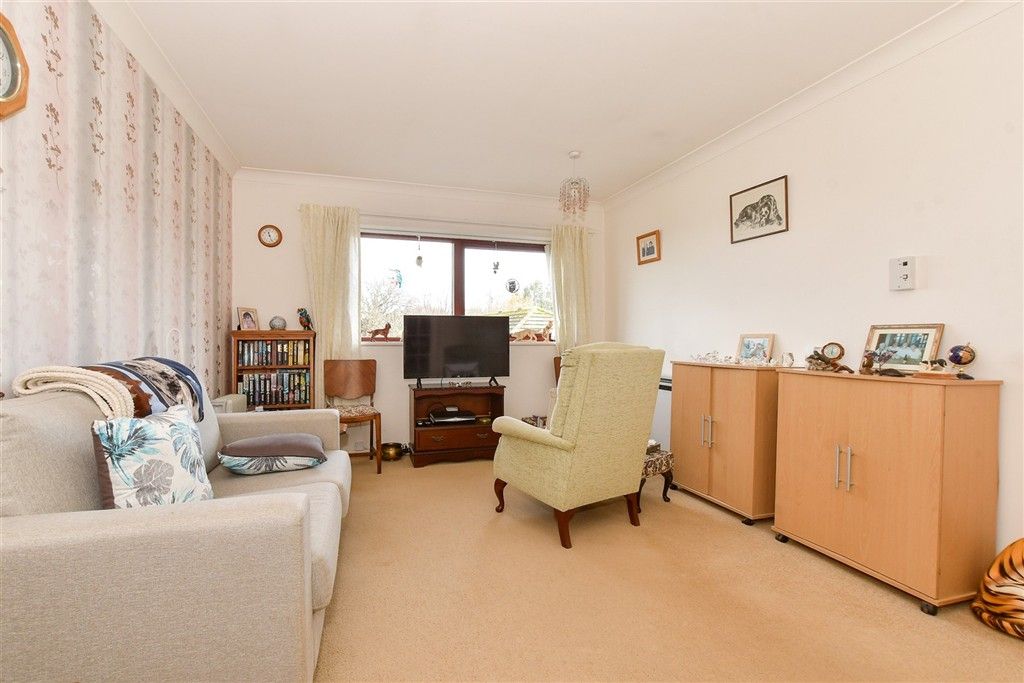 Property photo 3 of 9 Lounge/ Dining Room