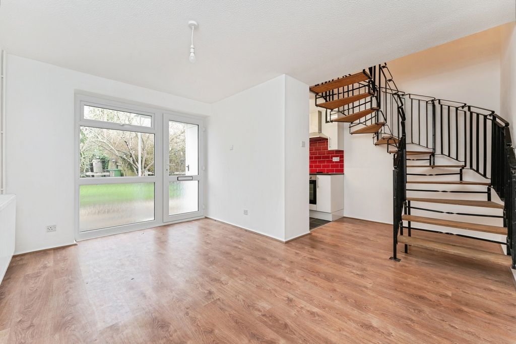 Property photo 2 of 15 Pbox-Img.Jpg