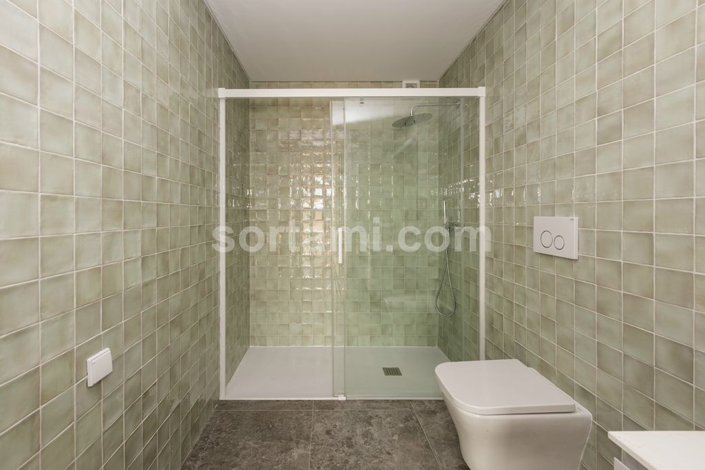 Property photo 3 of 32