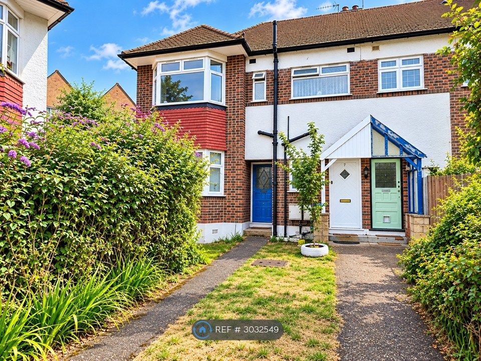 Property photo 1 of 10 Front Of Property - Front Garden Included