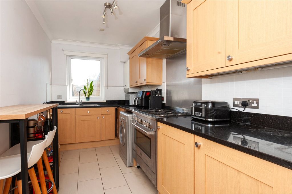 Property photo 3 of 18 Picture No. 10