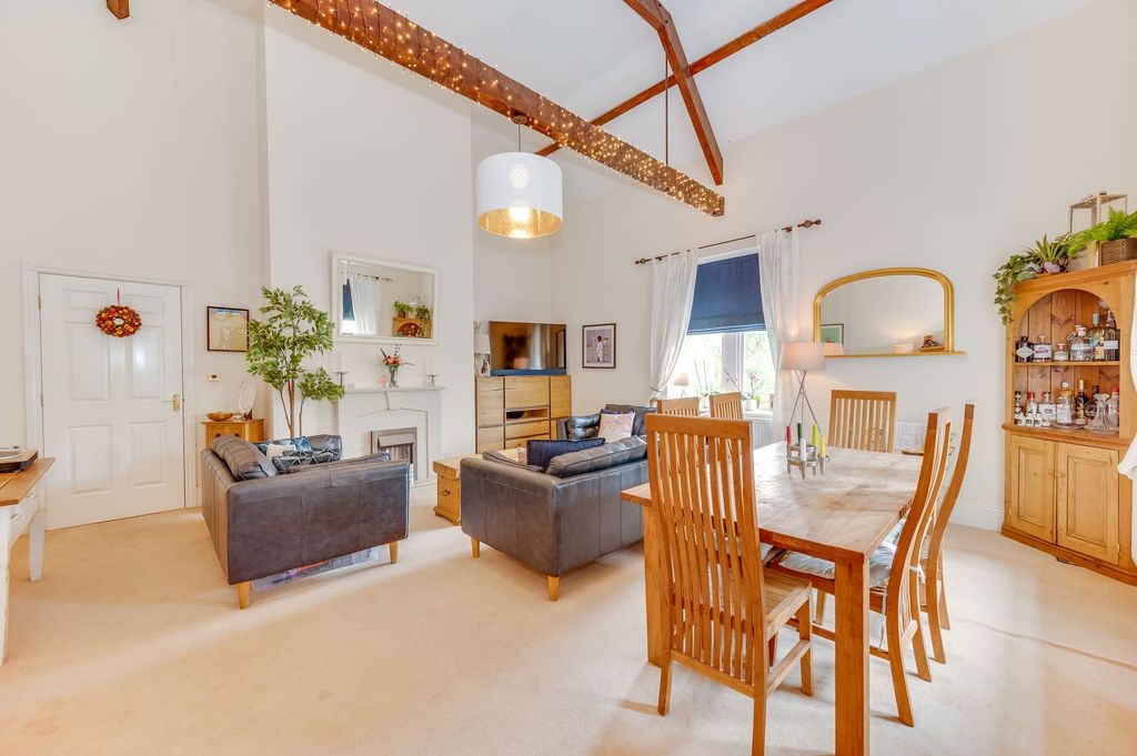 Property photo 1 of 44