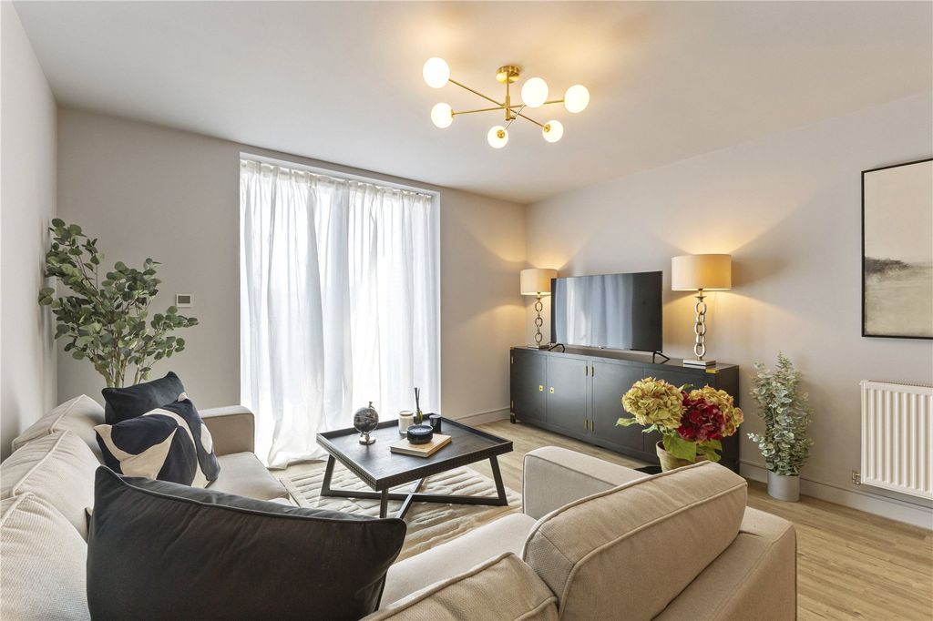 Property photo 2 of 17 5202 Show Home