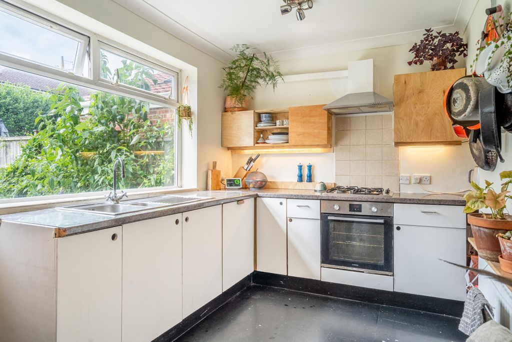 Property photo 3 of 15 Kitchen