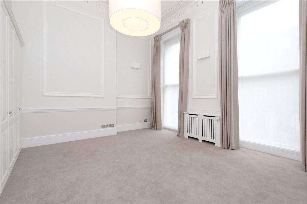 Property photo 3 of 7 Picture No. 11