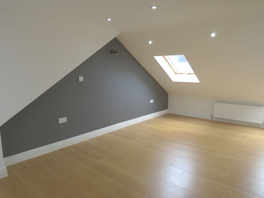 Property photo 1 of 6 Bilton Road, Perivale, Middlesex, Ub6