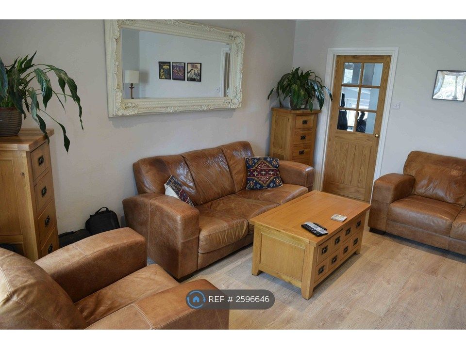 Property photo 3 of 12 Living Room