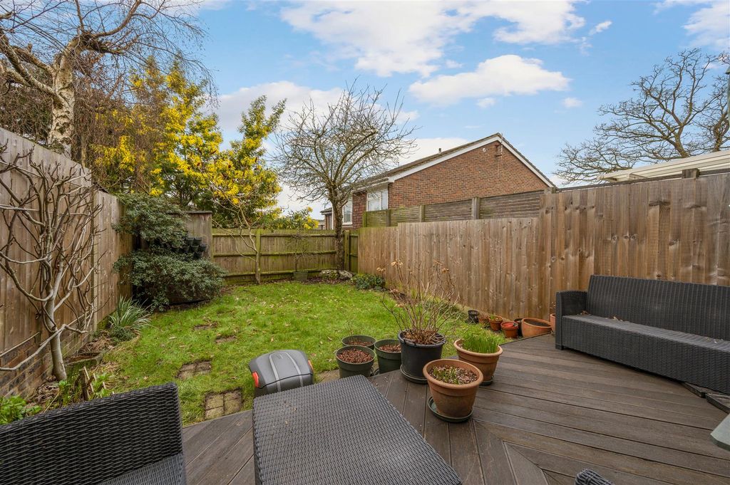 Property photo 3 of 14 6 Hillview-9.Jpg