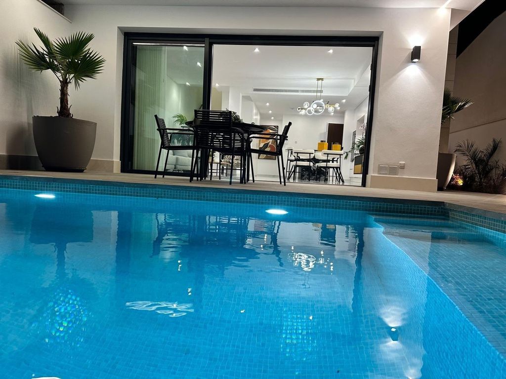 Property photo 1 of 50