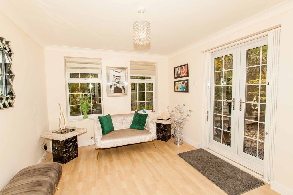 Property photo 2 of 38