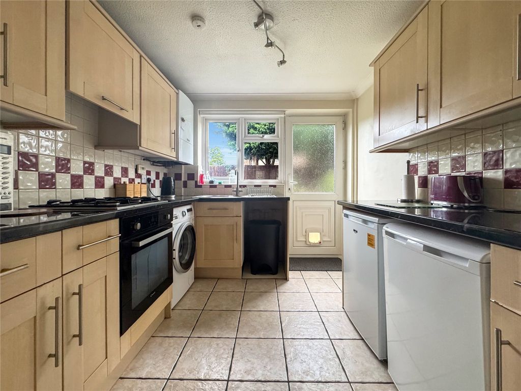 Property photo 3 of 20 Kitchen
