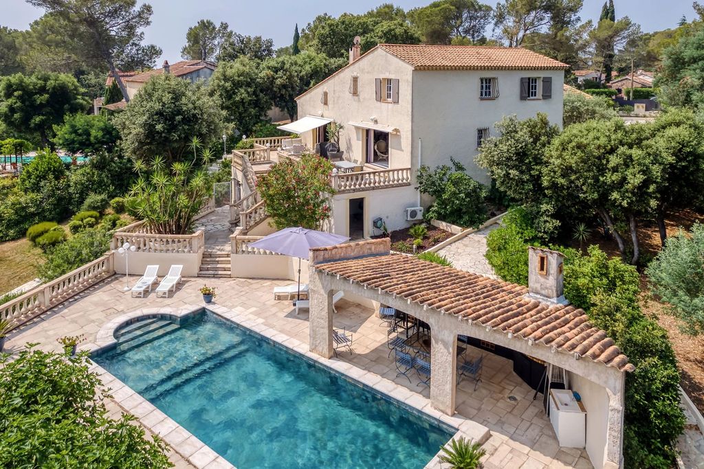 Property photo 2 of 22